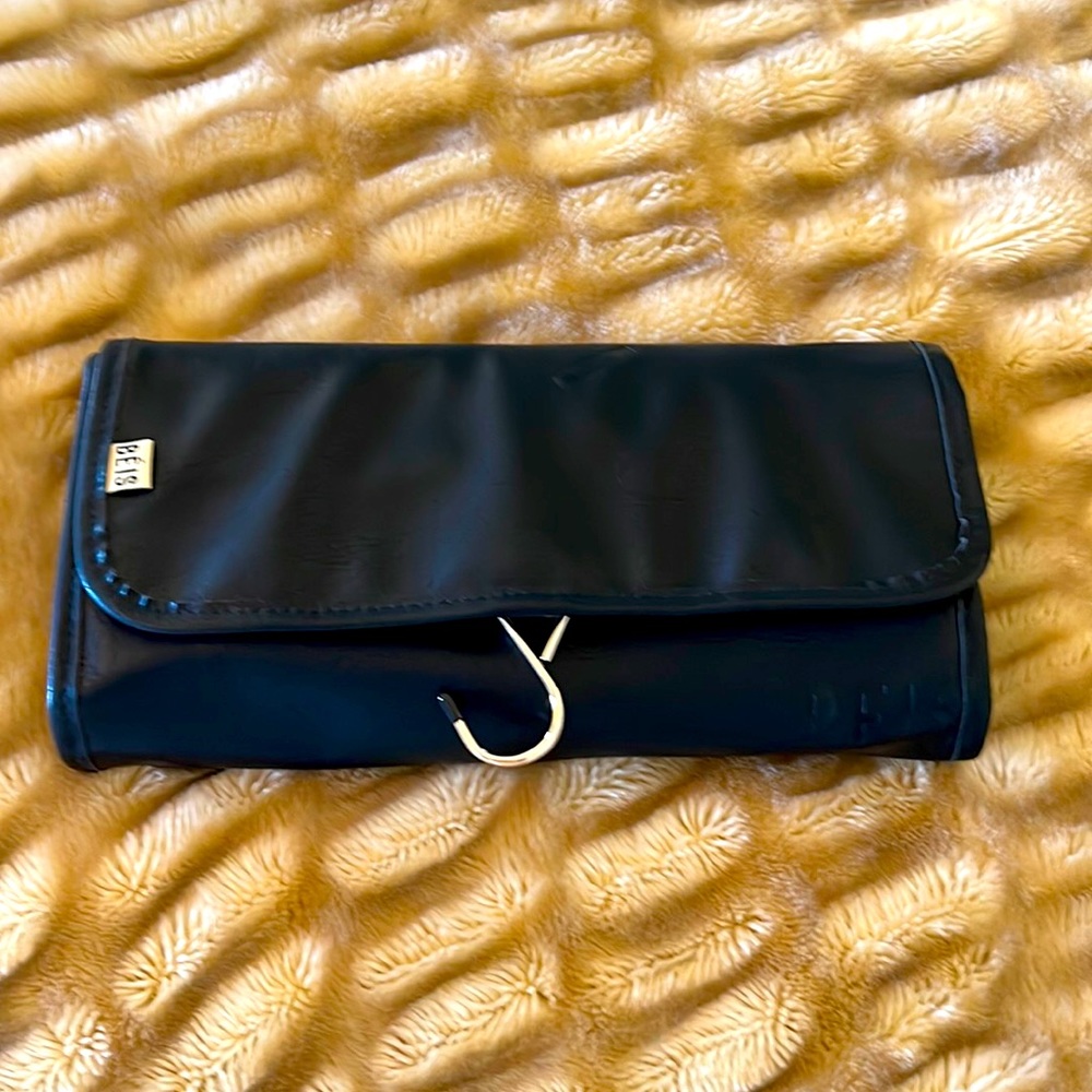 NWOT Beis Hanging Jewelry Bag
